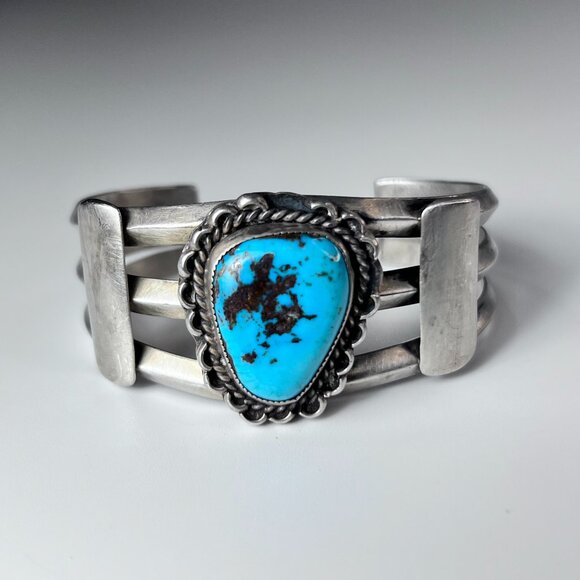 Vintage Navajo Turquoise Sterling Silver Cuff Bracelet - Picture 1 of 6